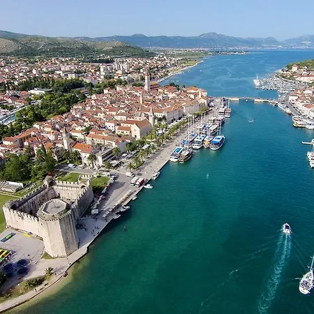 5963a * Trogir